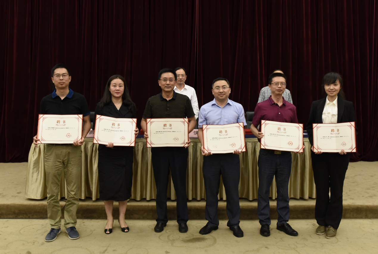 20180614我校税小华老师获聘重庆首批会计咨询专家.jpg