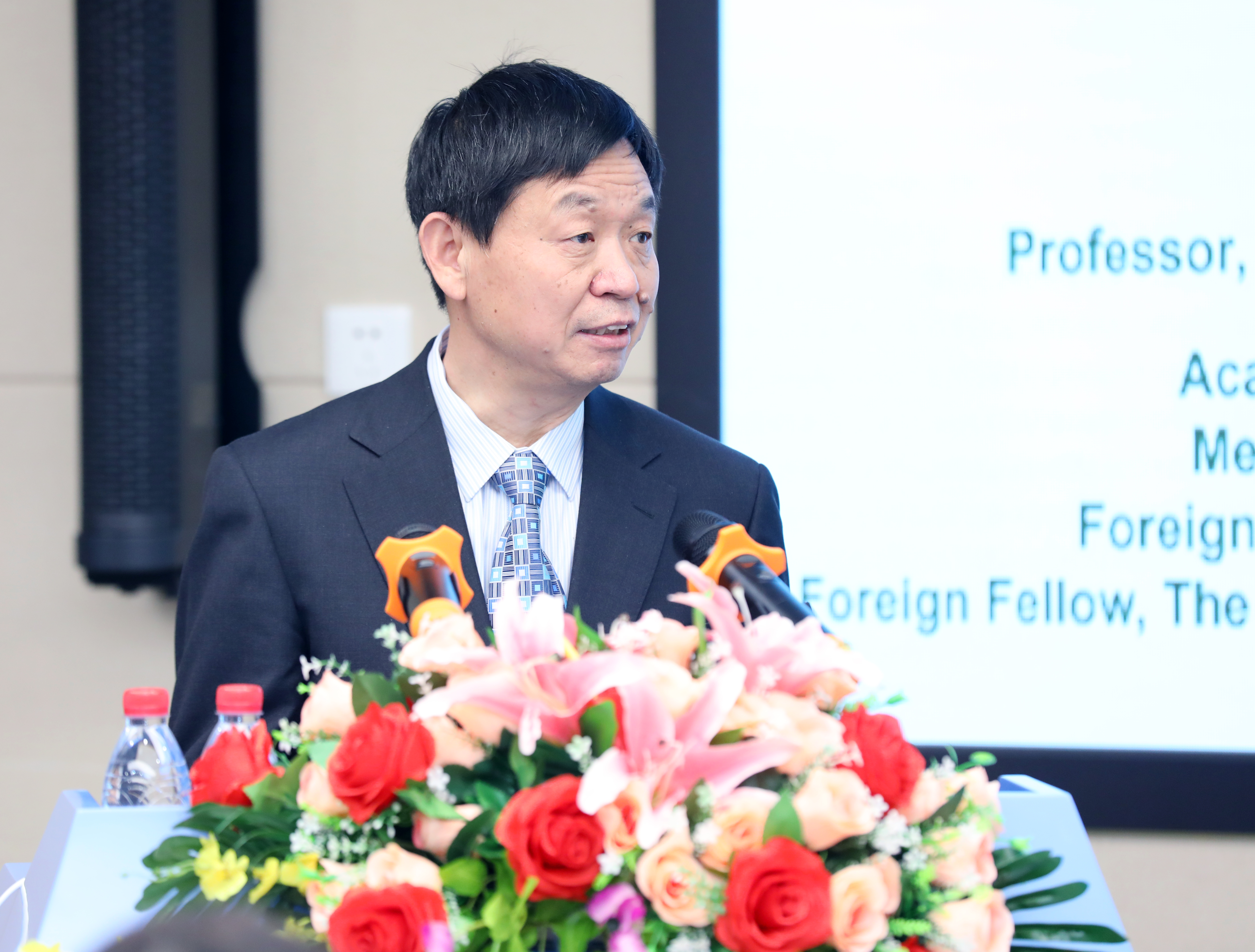 20211025-谢道昕-大会-1JPG 20211025-谢道昕-大会-1JPG