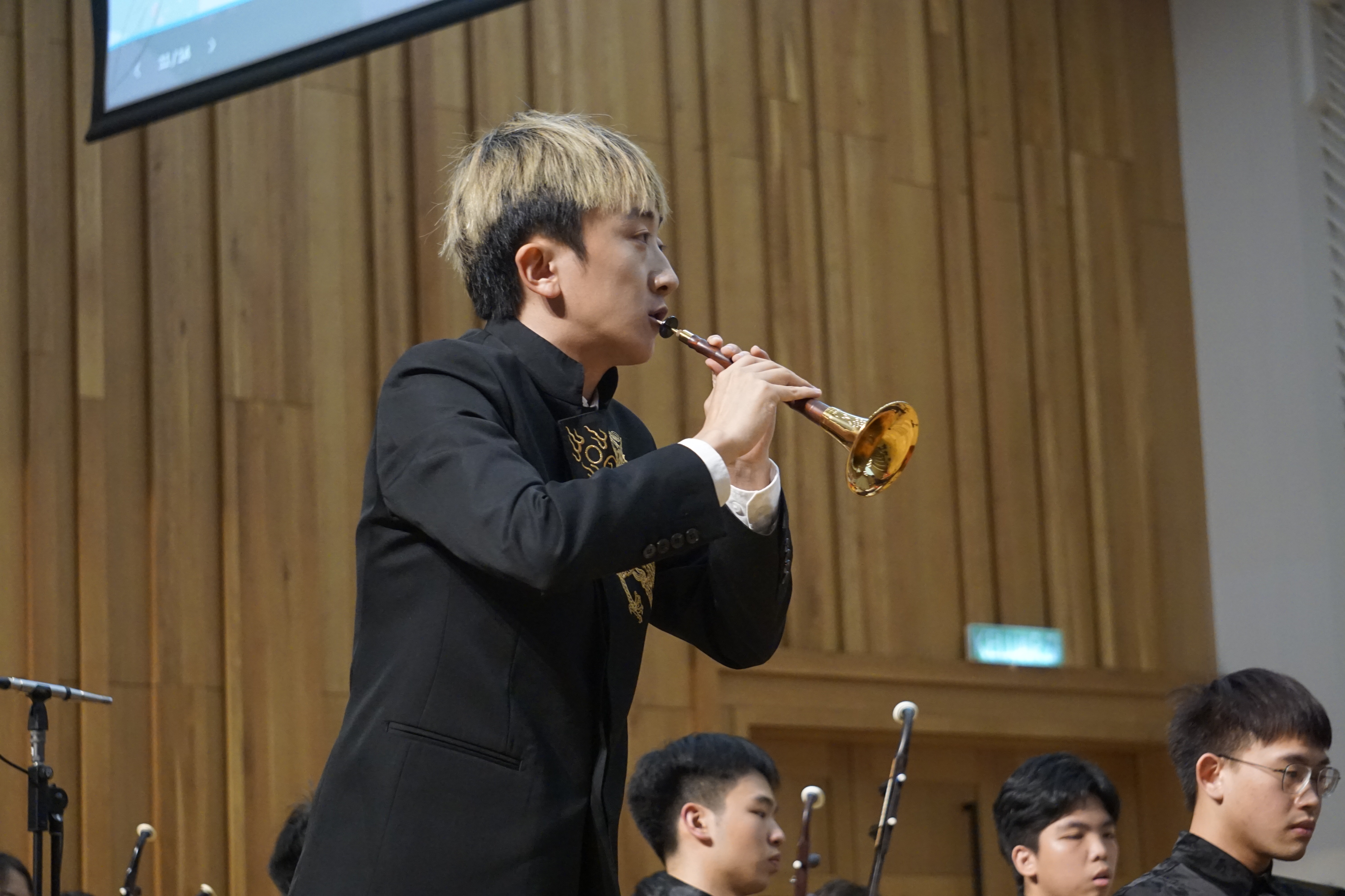 20250215-beat365中文官方网站学生艺术团民乐队队员杜弘毅演出协奏《百鸟朝凤》-民乐队参加首届马中青年华乐交流营-厦门大学马校供图.jpg