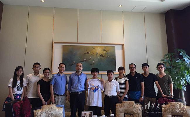 招生老师与志愿è?到è?生家中交?μ?- 副本.jpg